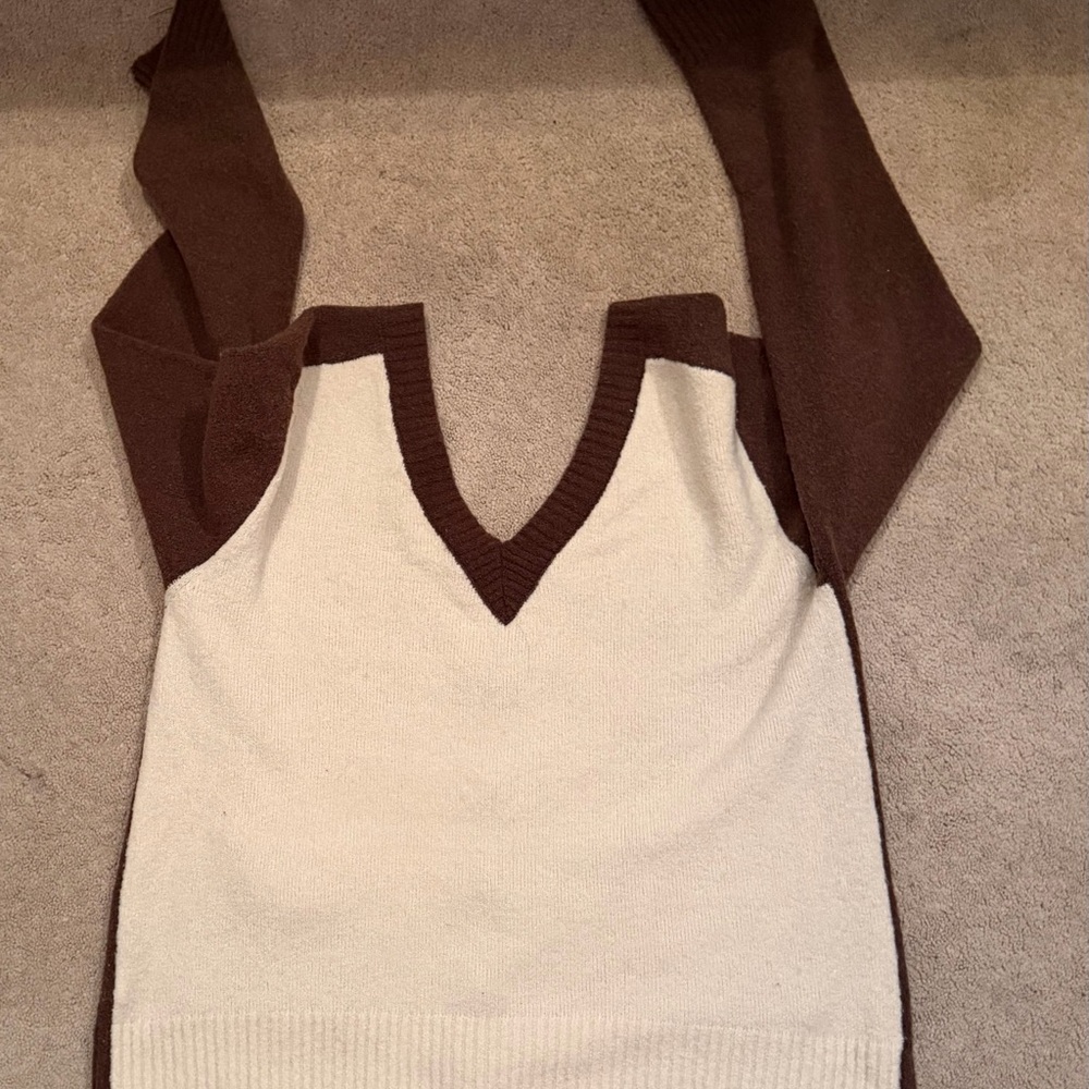 Men’s beautiful cardigan, almost new. Stylish and suitable for any occasion. - Picture 2 of 2